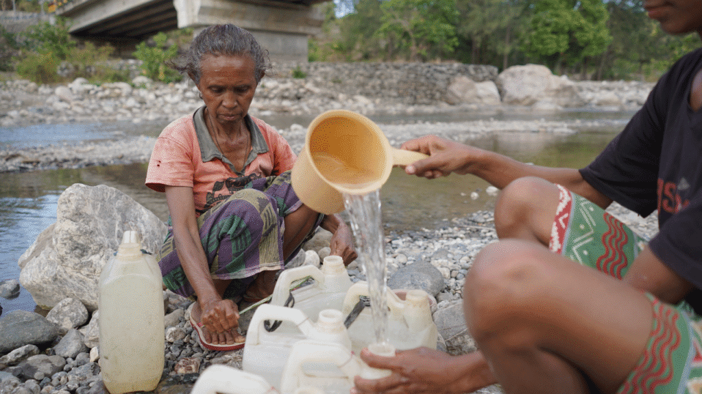 solusi air bersih pedalaman, air bersih, krisis air bersih, masalah air bersih